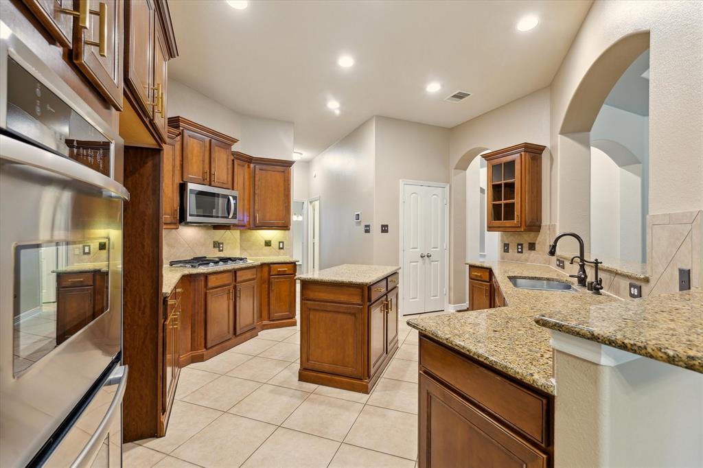 28314 Shining Creek Lane, Spring, Texas image 14