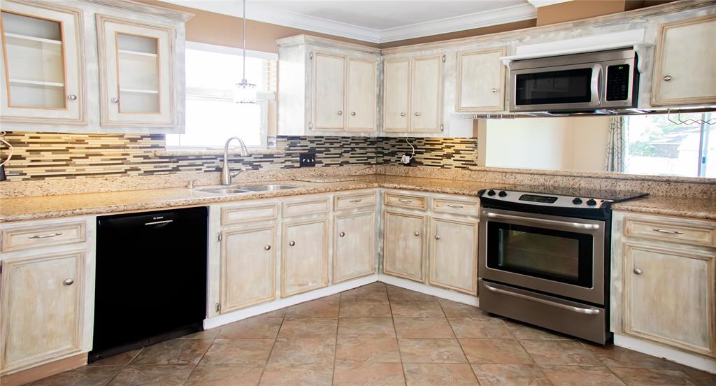 234 Fantasy Lane, Montgomery, Texas image 11