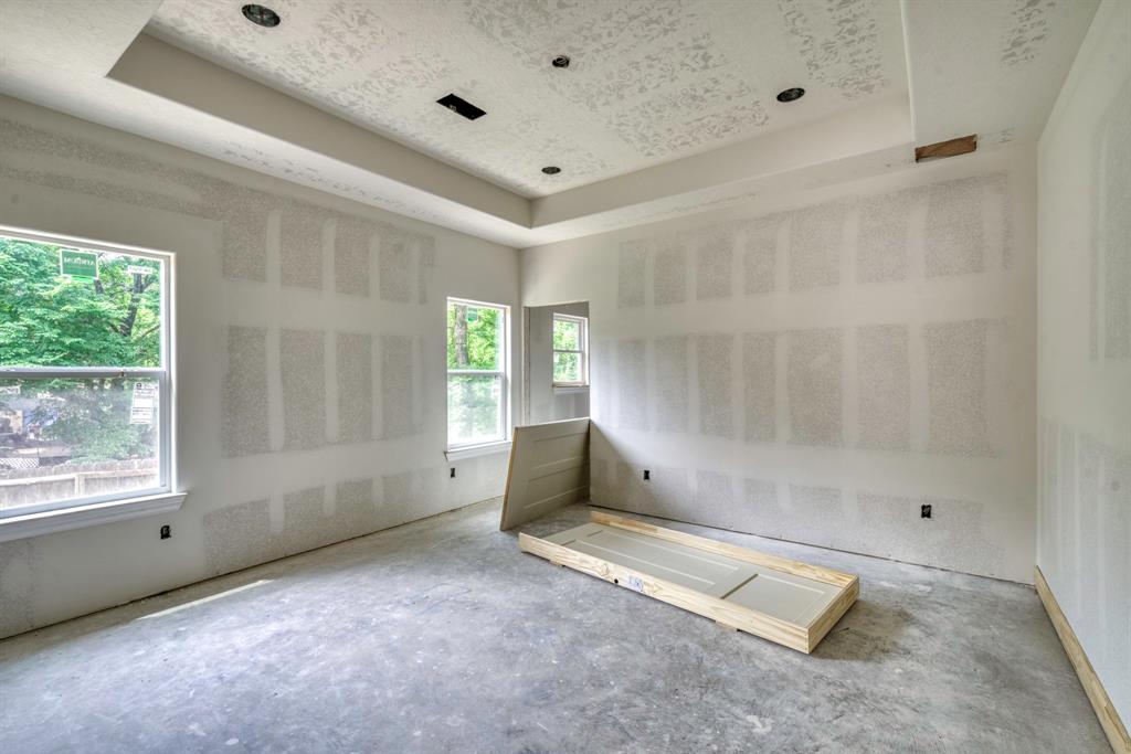 1112 Holly Springs Drive, Huntsville, Texas image 5