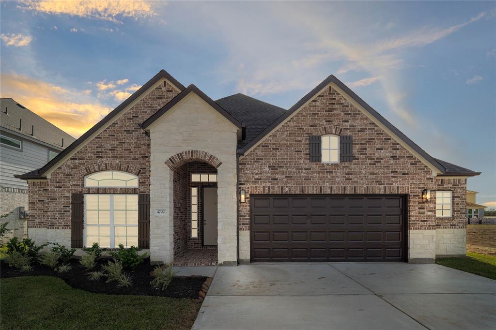 4702 Breezewood Drive, Rosenberg, Texas image 1