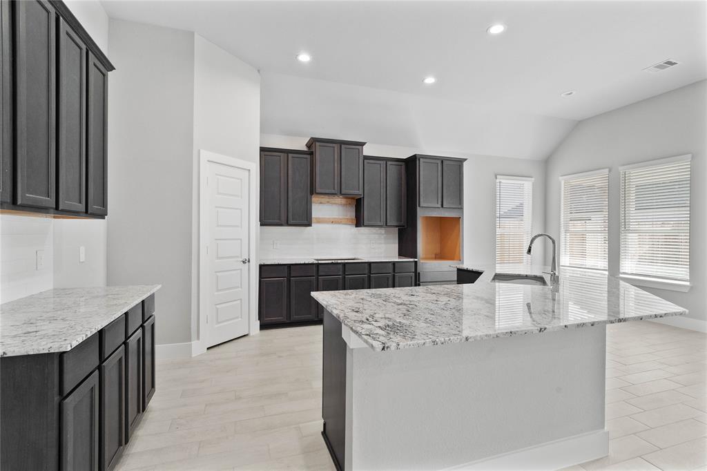4702 Breezewood Drive, Rosenberg, Texas image 12