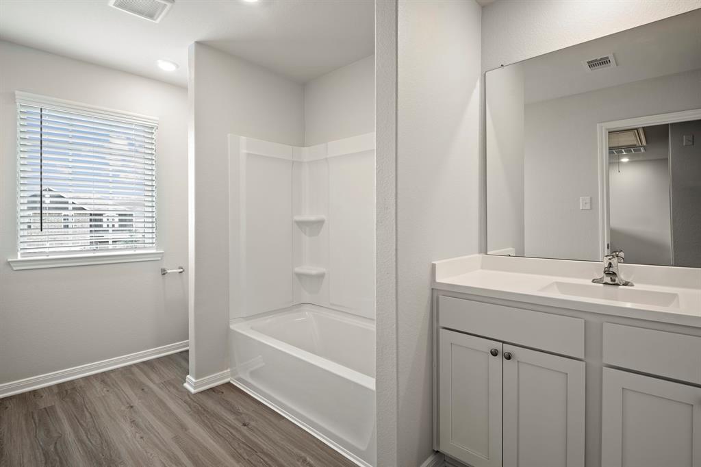 441 Sunny Highlands Drive, Katy, Texas image 10