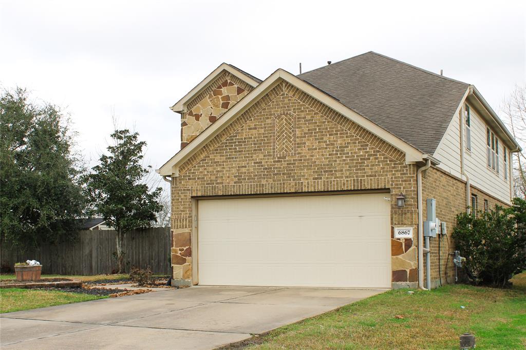 6867 Juniper Arbor Lane, Dickinson, Texas image 2