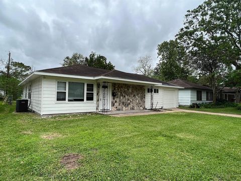 A home in Lake Jackson