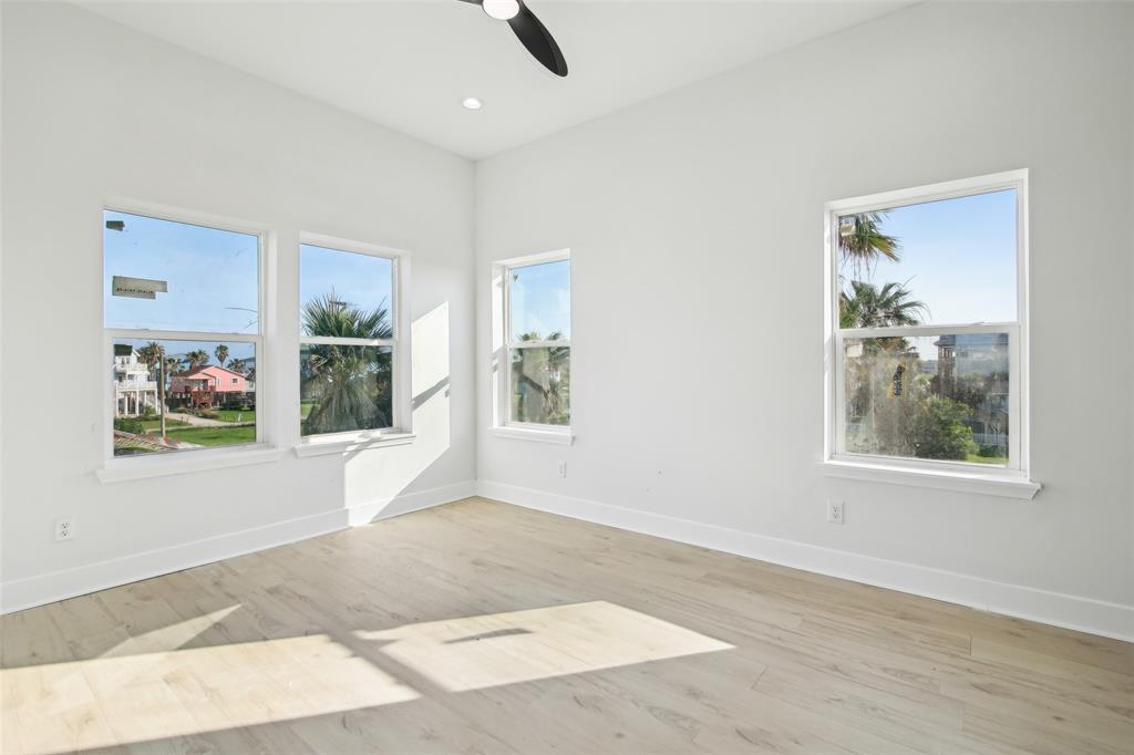 11207 Schwartz Drive, Galveston, Texas image 14