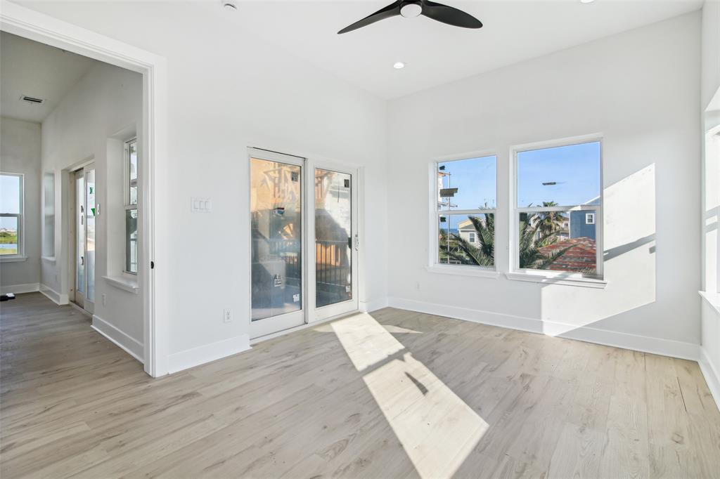 11207 Schwartz Drive, Galveston, Texas image 18