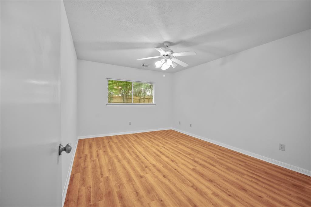 5535 Rivertree Lane, Spring, Texas image 14