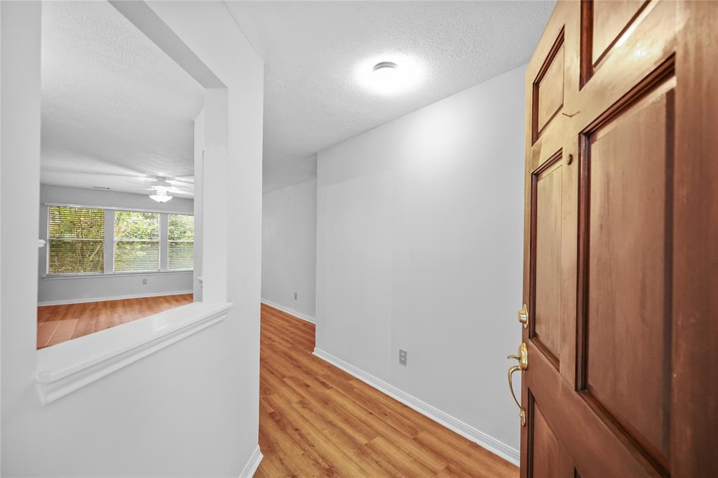 5535 Rivertree Lane, Spring, Texas image 3