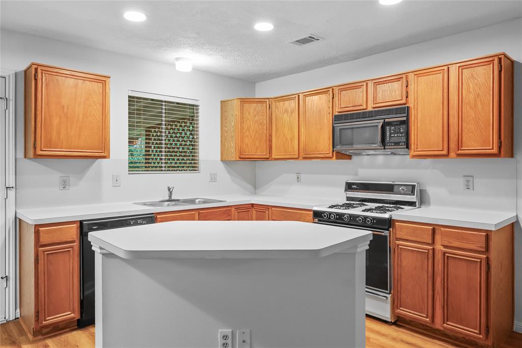 5535 Rivertree Lane, Spring, Texas image 13