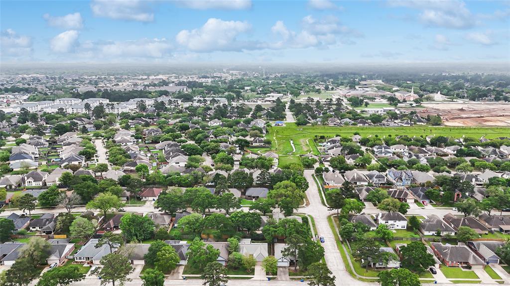 5535 Rivertree Lane, Spring, Texas image 27