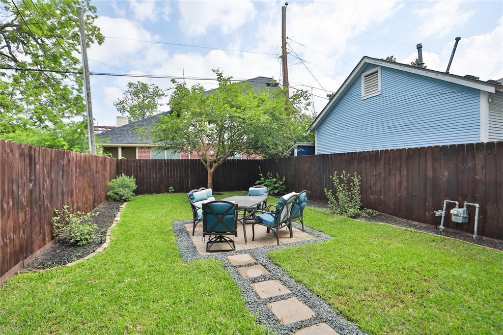 843 E 28th Street