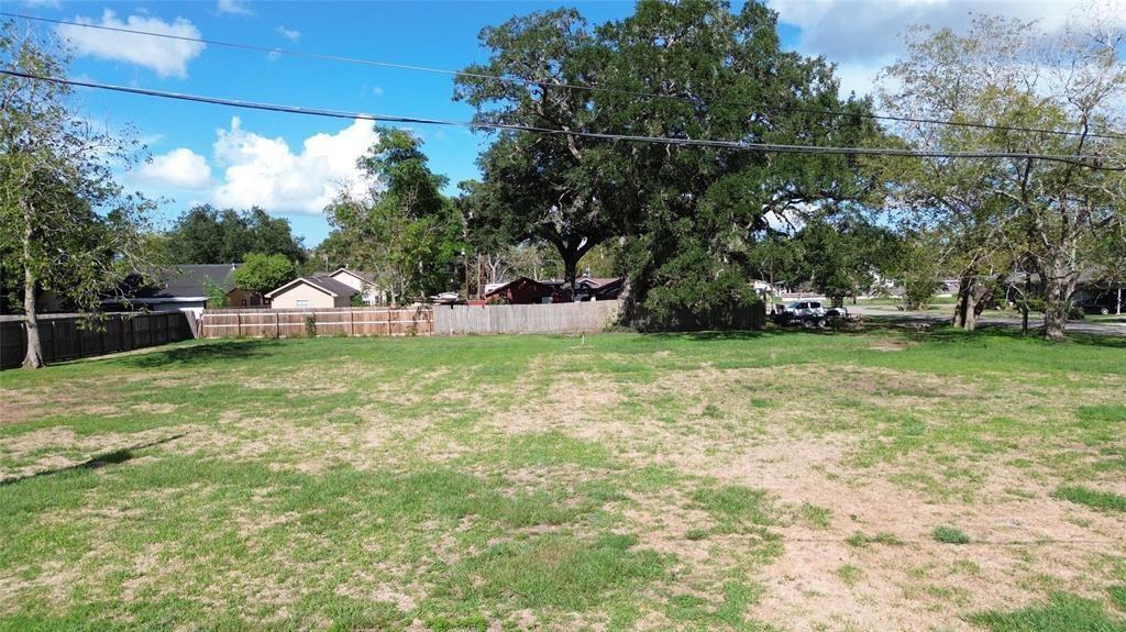 4th St And Holly, Sweeny, Texas image 6