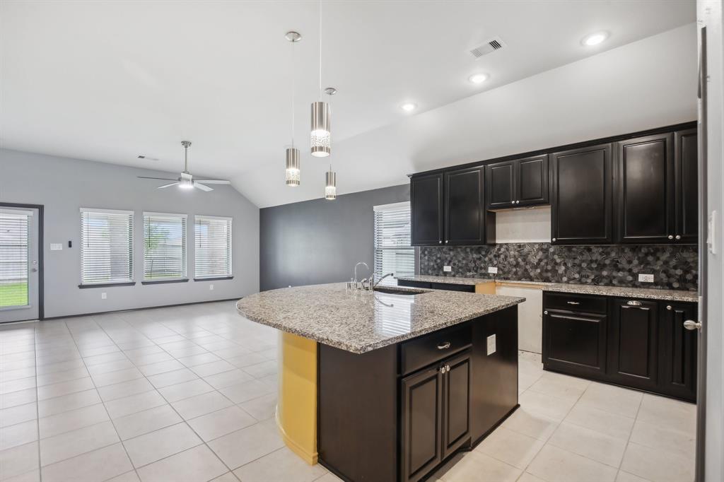4802 Cedar Butte Lane, Manvel, Texas image 11
