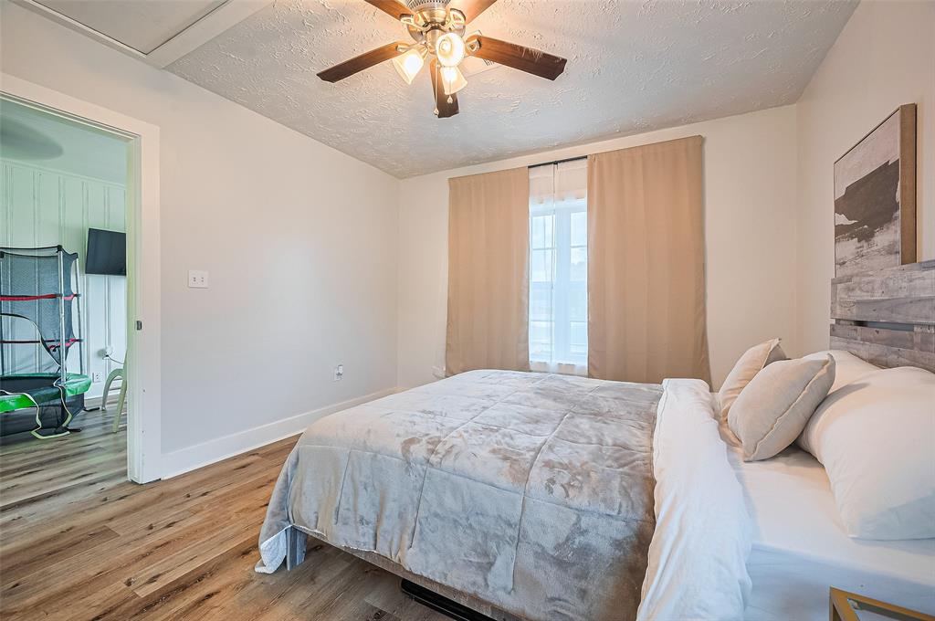 226 Highway 90 St, Sealy, Texas image 33
