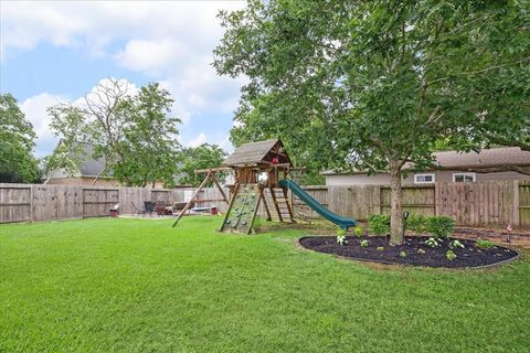 Single Family Residence in Cypress TX 12718 Auburn Springs Lane 35.jpg