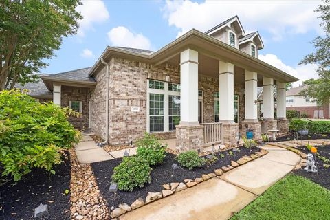 Single Family Residence in Cypress TX 12718 Auburn Springs Lane 2.jpg