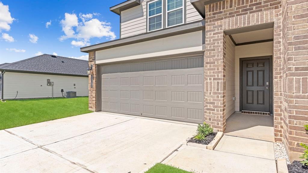 31419 Heddington Lane, Fulshear, Texas image 3