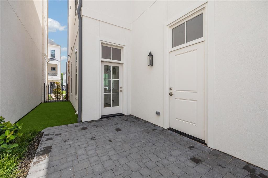 207 Sutton Row Place, Houston, Texas image 12