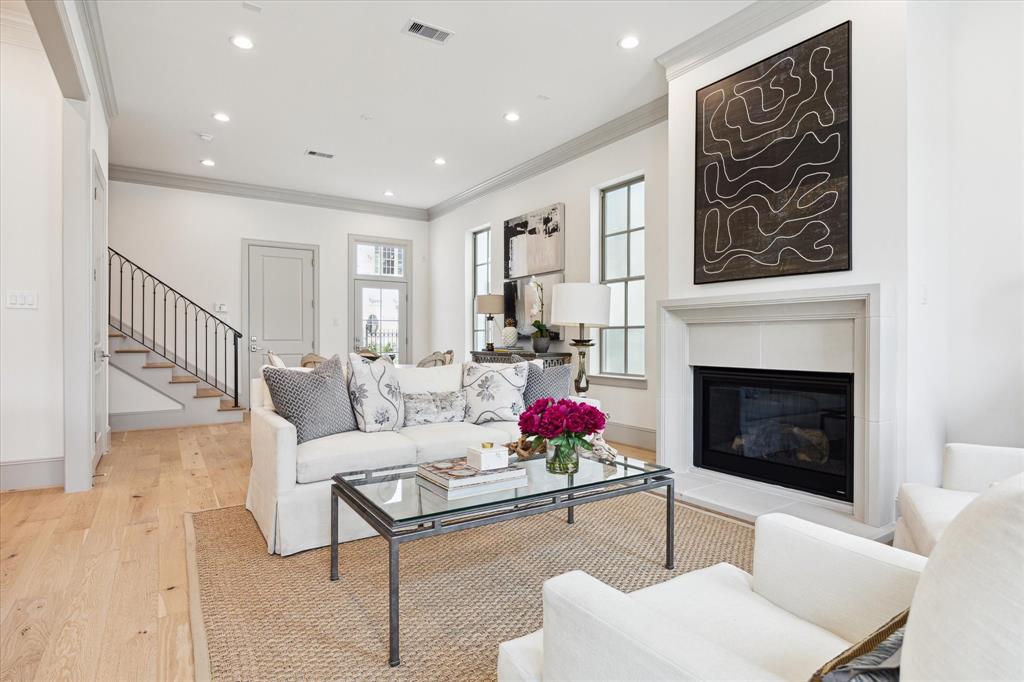 207 Sutton Row Place, Houston, Texas image 2