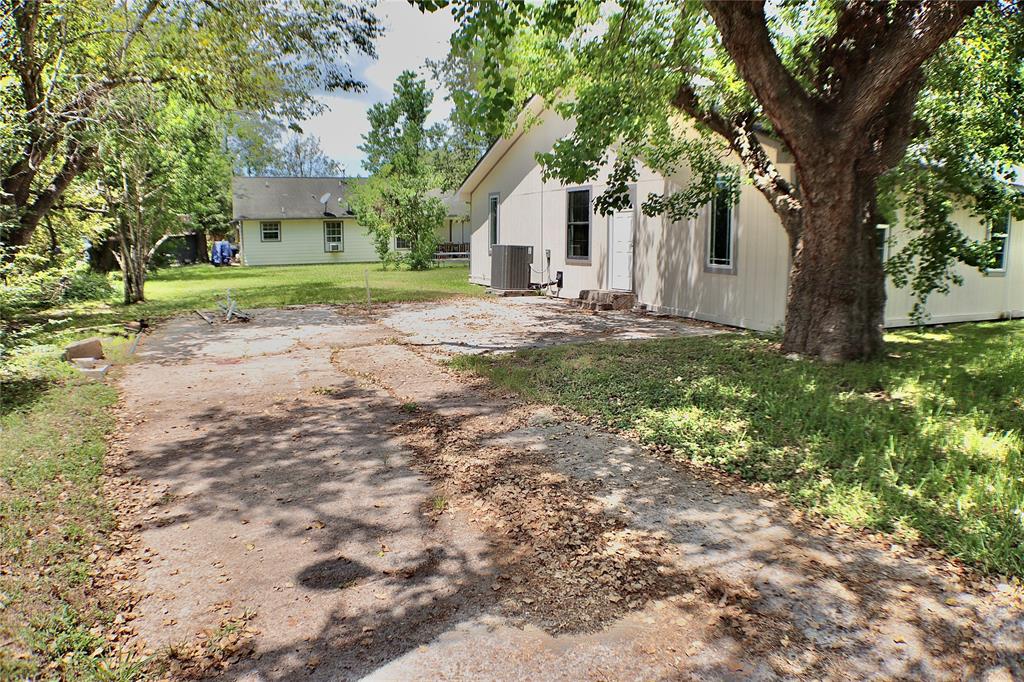 523 E Davitt Street, Eagle Lake, Texas image 17