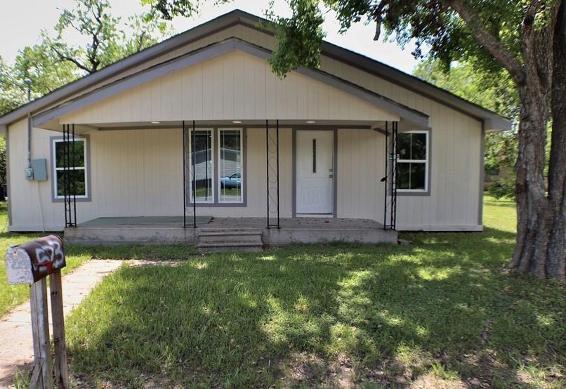 523 E Davitt Street, Eagle Lake, Texas image 1