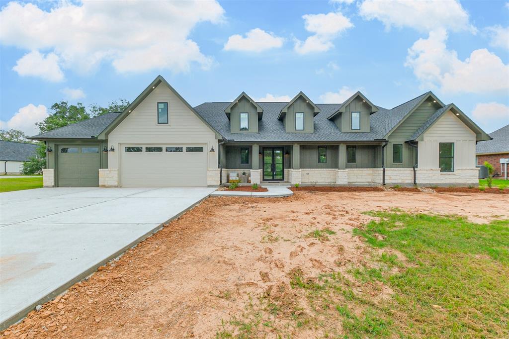 1226 Arabian Court, Angleton, Texas image 3