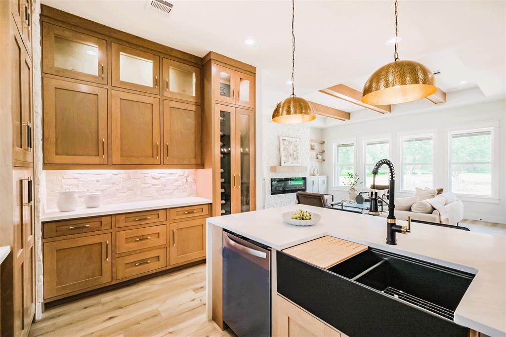 1226 Arabian Court, Angleton, Texas image 18