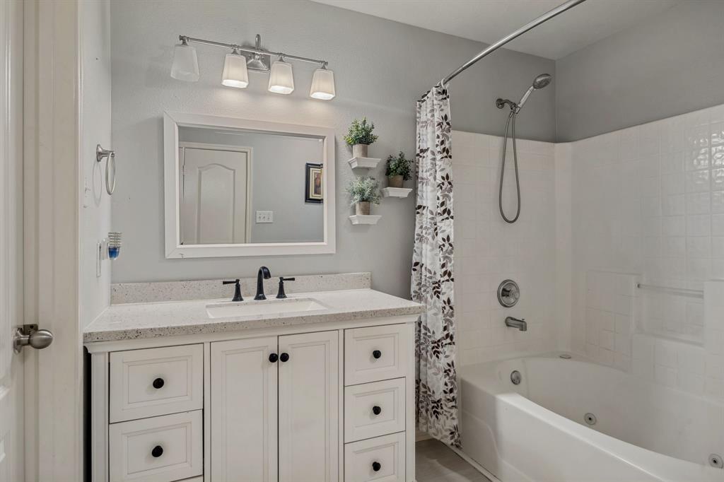 12006 Green Willow Falls Drive, Tomball, Texas image 5