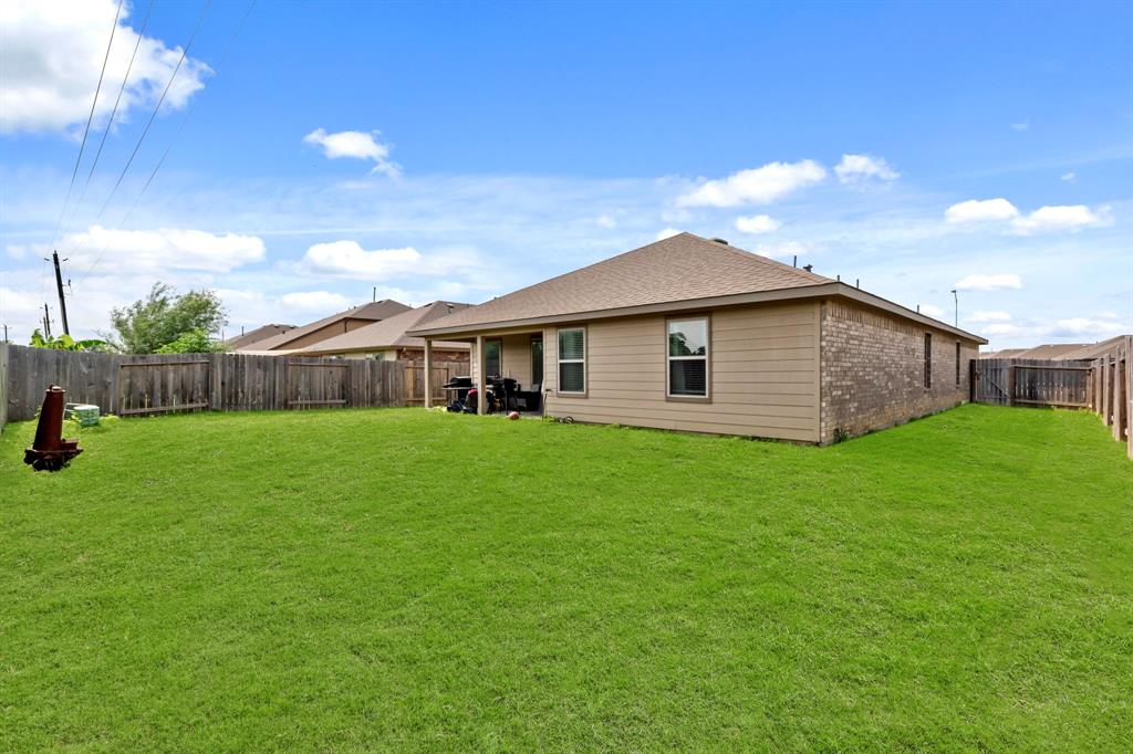 3223 Canadian Goose Lane, Baytown, Texas image 17