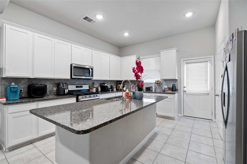 5215 Sunway Drive, Katy, Texas image 9