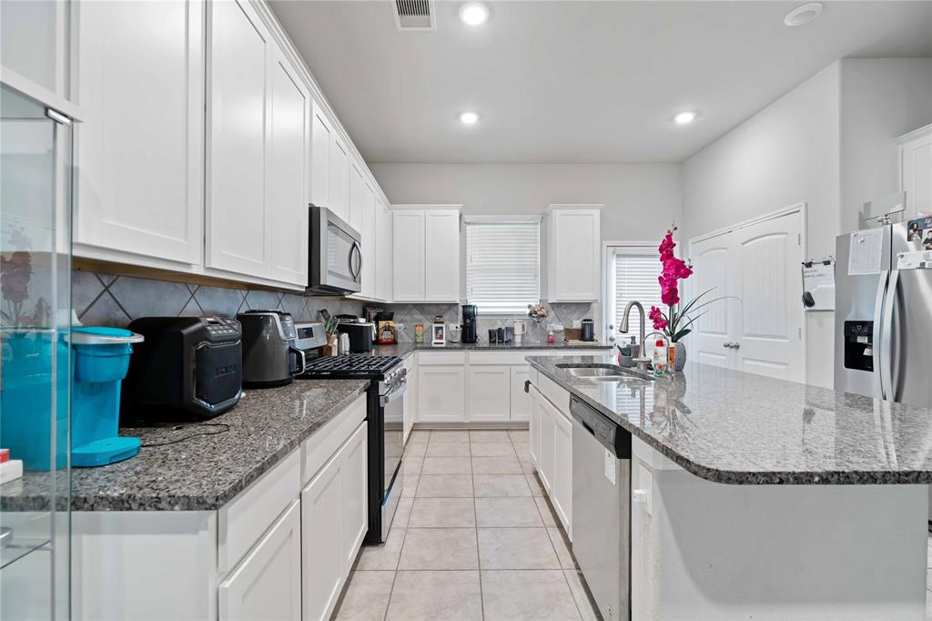 5215 Sunway Drive, Katy, Texas image 8