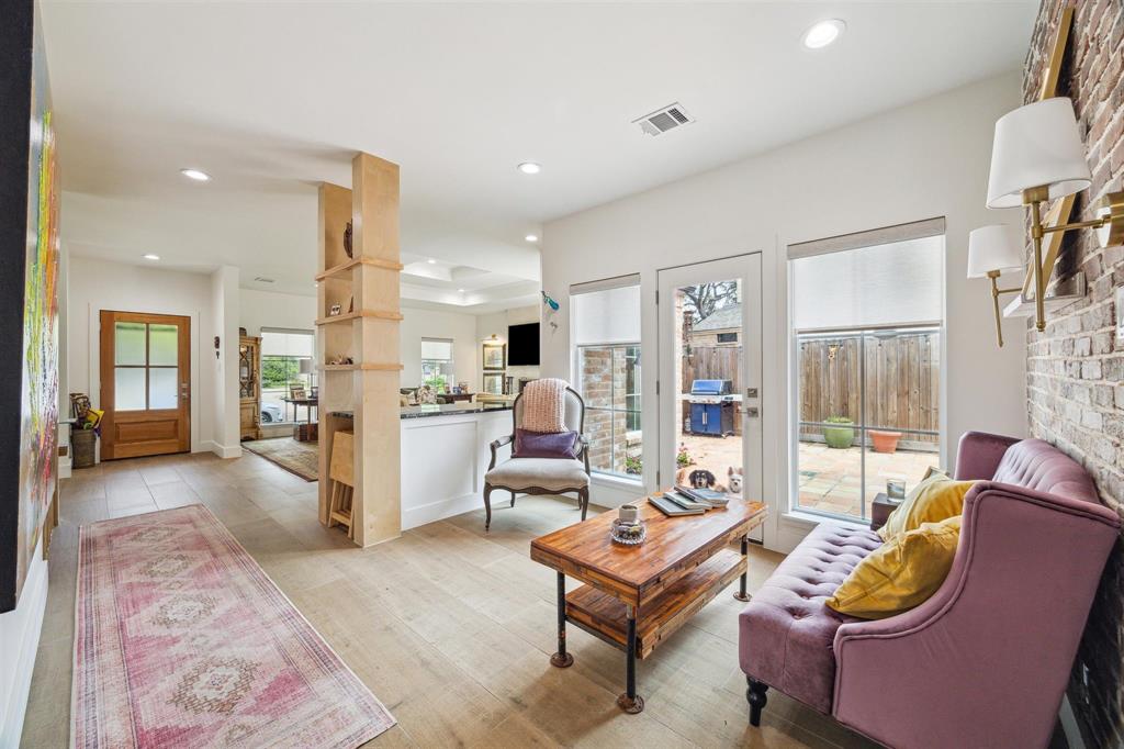 1215 Heathwood Drive