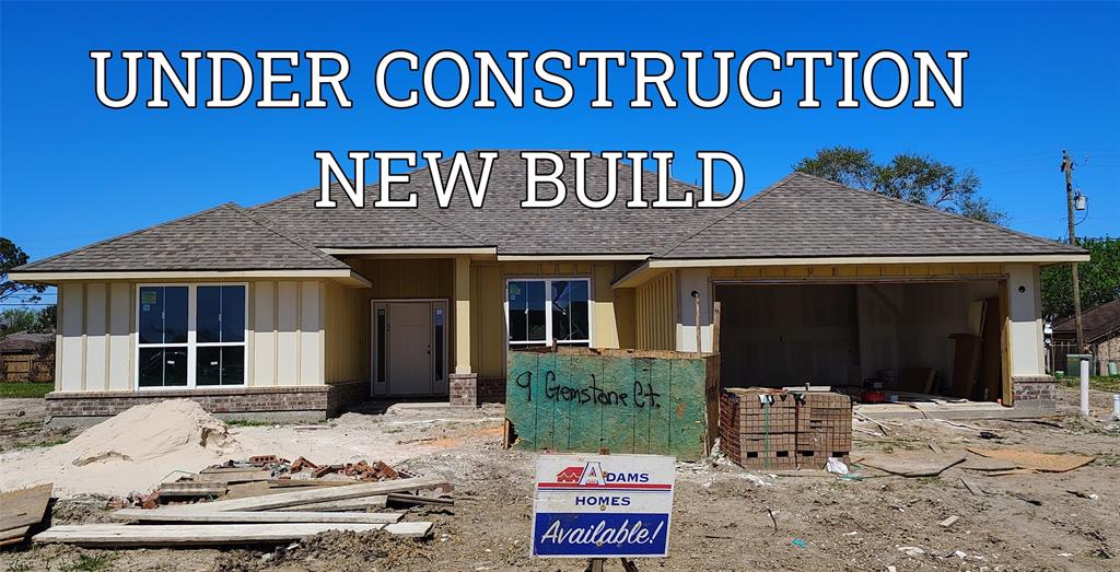 9 Gemstone Court, Angleton, Texas image 1