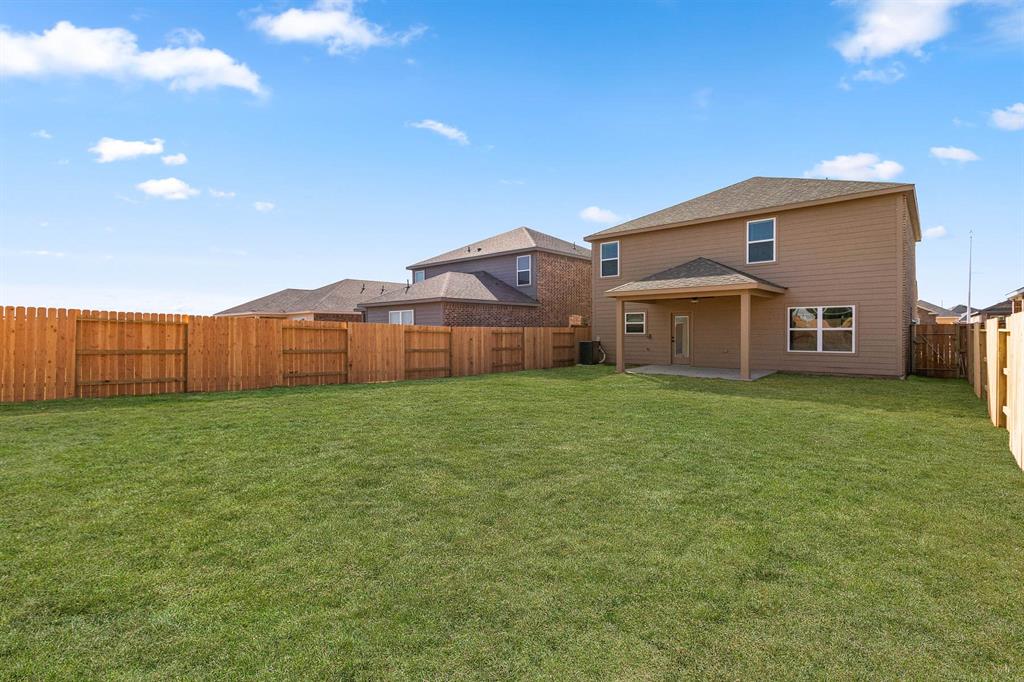 1126 Whispering Winds Drive, Beasley, Texas image 2