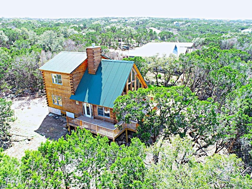 1317 Estate Drive, New Braunfels, Texas image 6