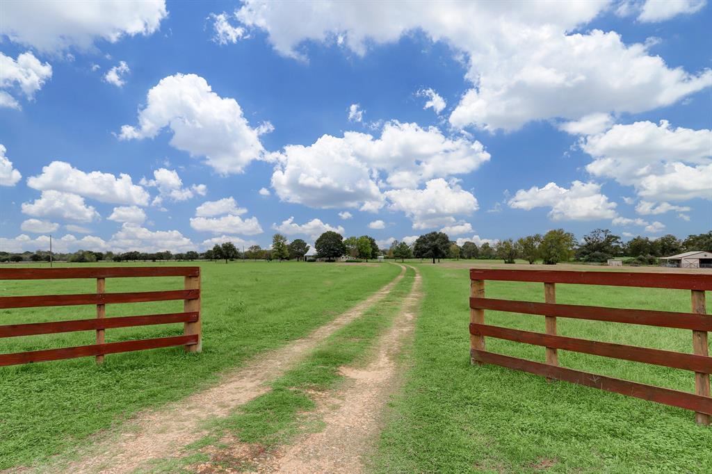 19547 Pierceall Road, Hempstead, Texas image 2