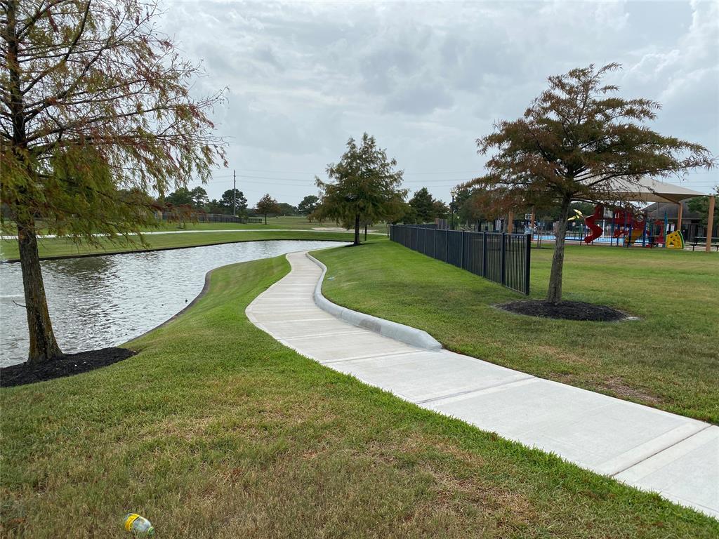 18418 Cypress Lake Village Drive, Cypress, Texas image 34