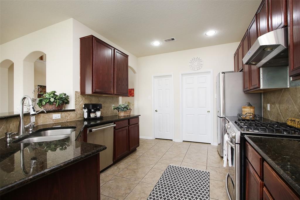 18418 Cypress Lake Village Drive, Cypress, Texas image 15