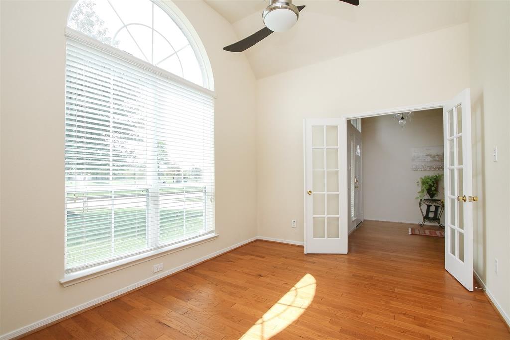 18418 Cypress Lake Village Drive, Cypress, Texas image 8