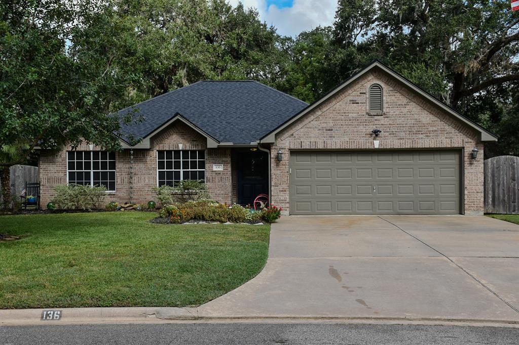 136 Pecan Valley Drive, West Columbia, Texas image 2