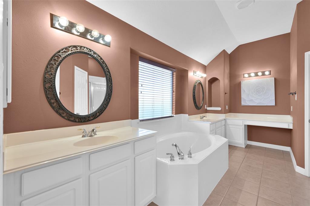 18223 Rustic Springs Drive, Tomball, Texas image 25