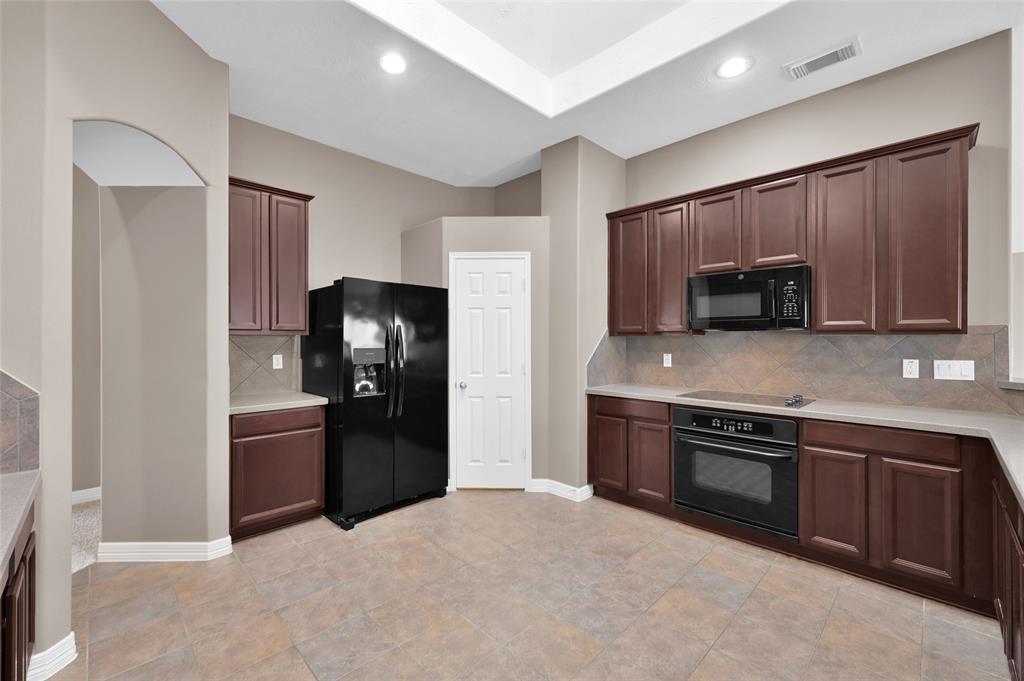 18223 Rustic Springs Drive, Tomball, Texas image 12