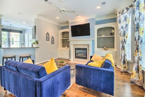 207 Knox Street Houston TX 77007