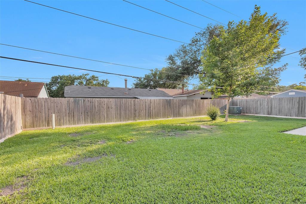 4807 Bridgemont Lane, Spring, Texas image 37