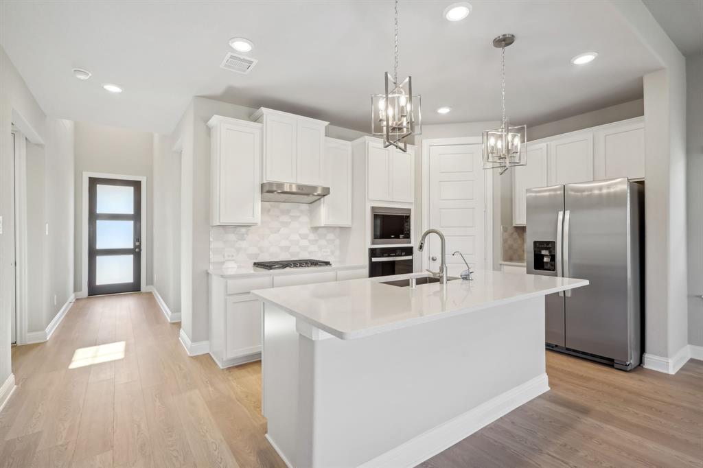 1642 Shae Oak Lane, Conroe, Texas image 3
