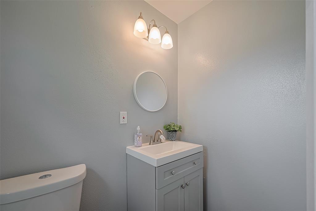 111 N 11th Street, Highlands, Texas image 22