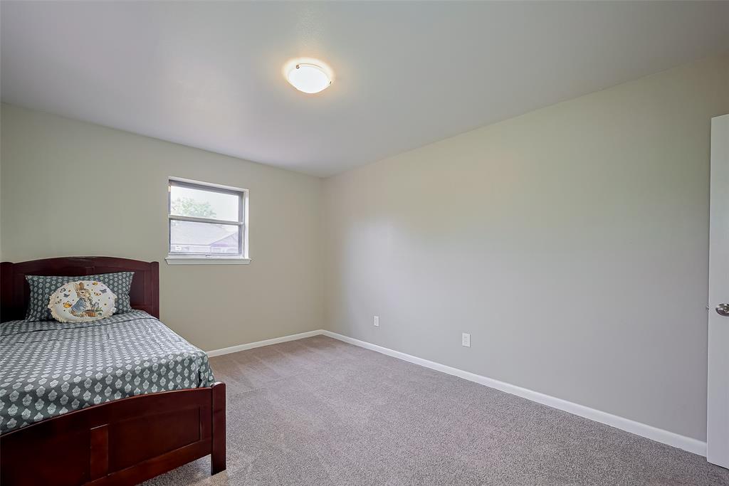 111 N 11th Street, Highlands, Texas image 19