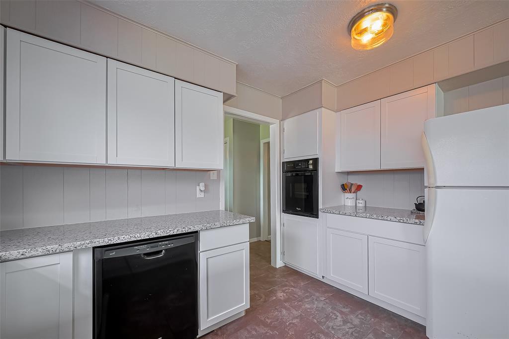 111 N 11th Street, Highlands, Texas image 12