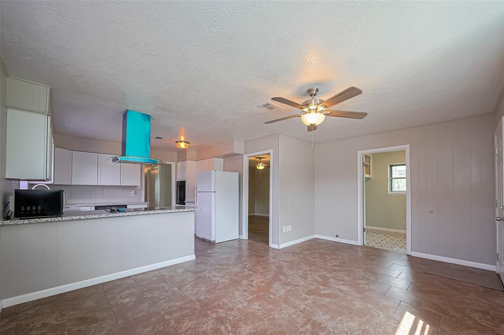 111 N 11th Street, Highlands, Texas image 13