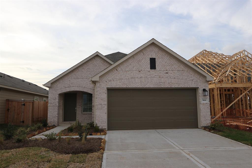 5818 Sun Blaze Way, Fulshear, Texas image 1